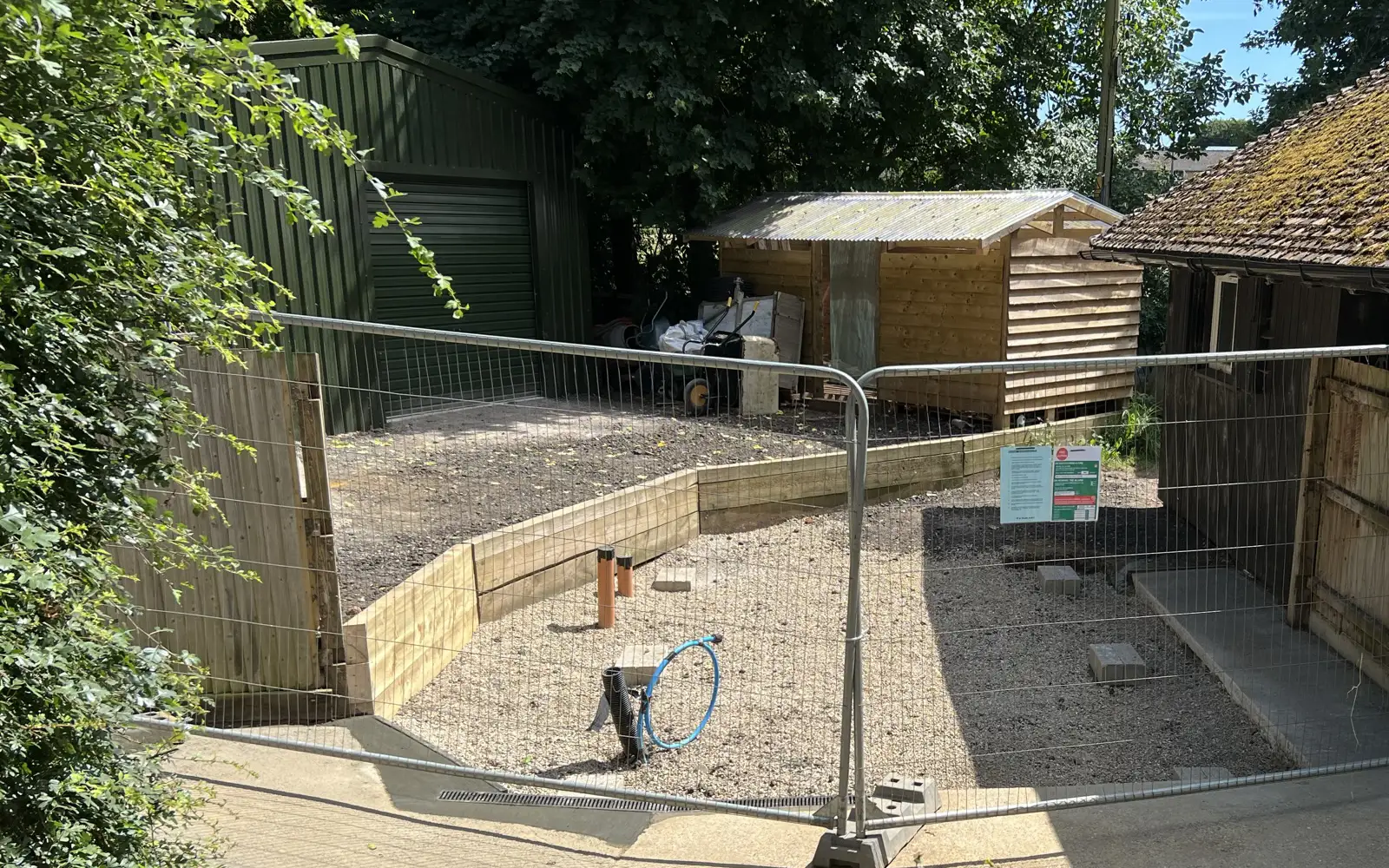 Space Groundworks’ comprehensive groundworks service ranges from excavation & installation of footings and concrete slab to ducting installation, plant operations and earth works (such as bulk soil disposal, remediation, and cut and fill).