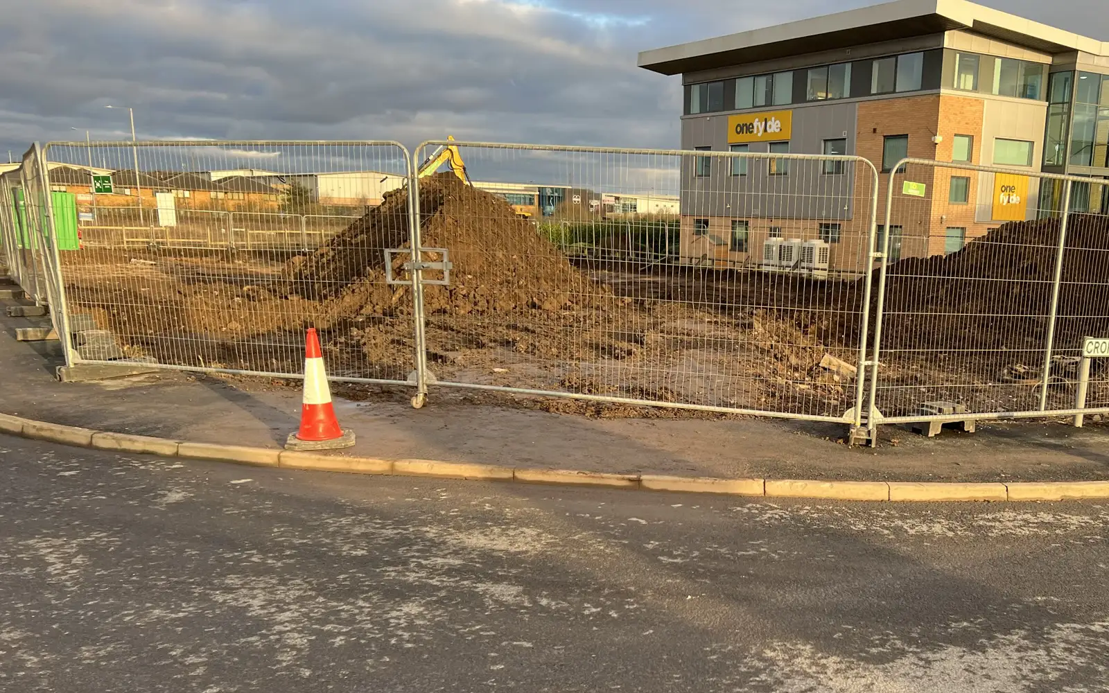 Space Groundworks’ comprehensive groundworks service ranges from excavation & installation of footings and concrete slab to ducting installation, plant operations and earth works (such as bulk soil disposal, remediation, and cut and fill).