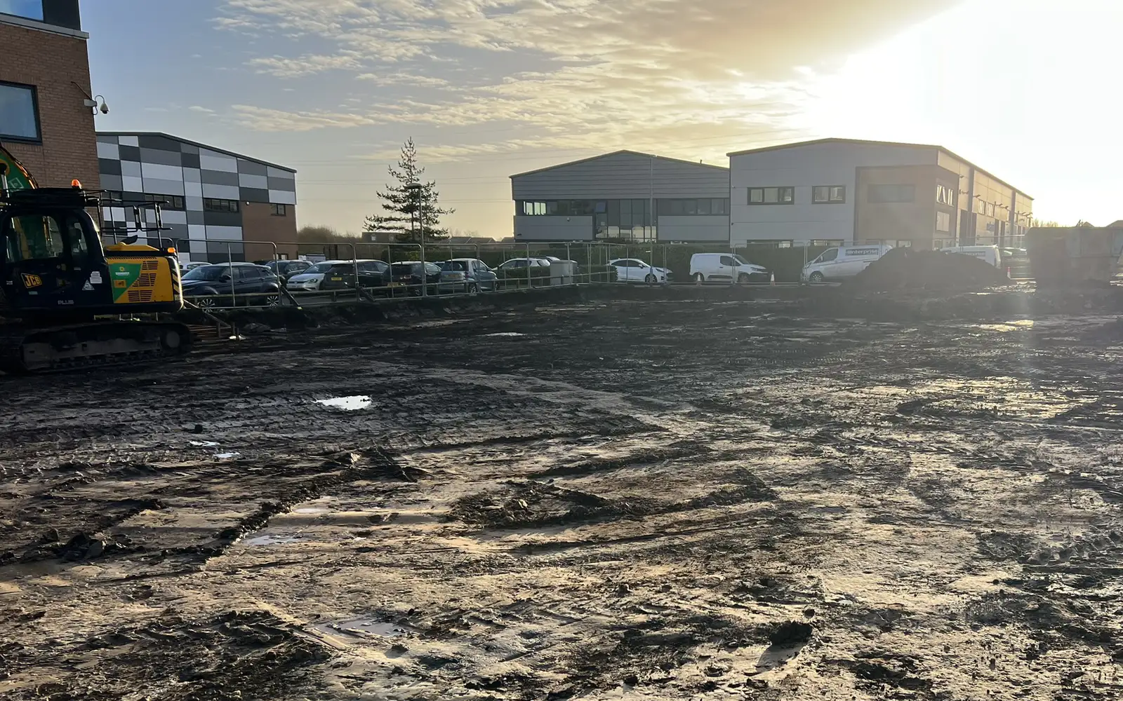 Space Groundworks’ comprehensive groundworks service ranges from excavation & installation of footings and concrete slab to ducting installation, plant operations and earth works (such as bulk soil disposal, remediation, and cut and fill).