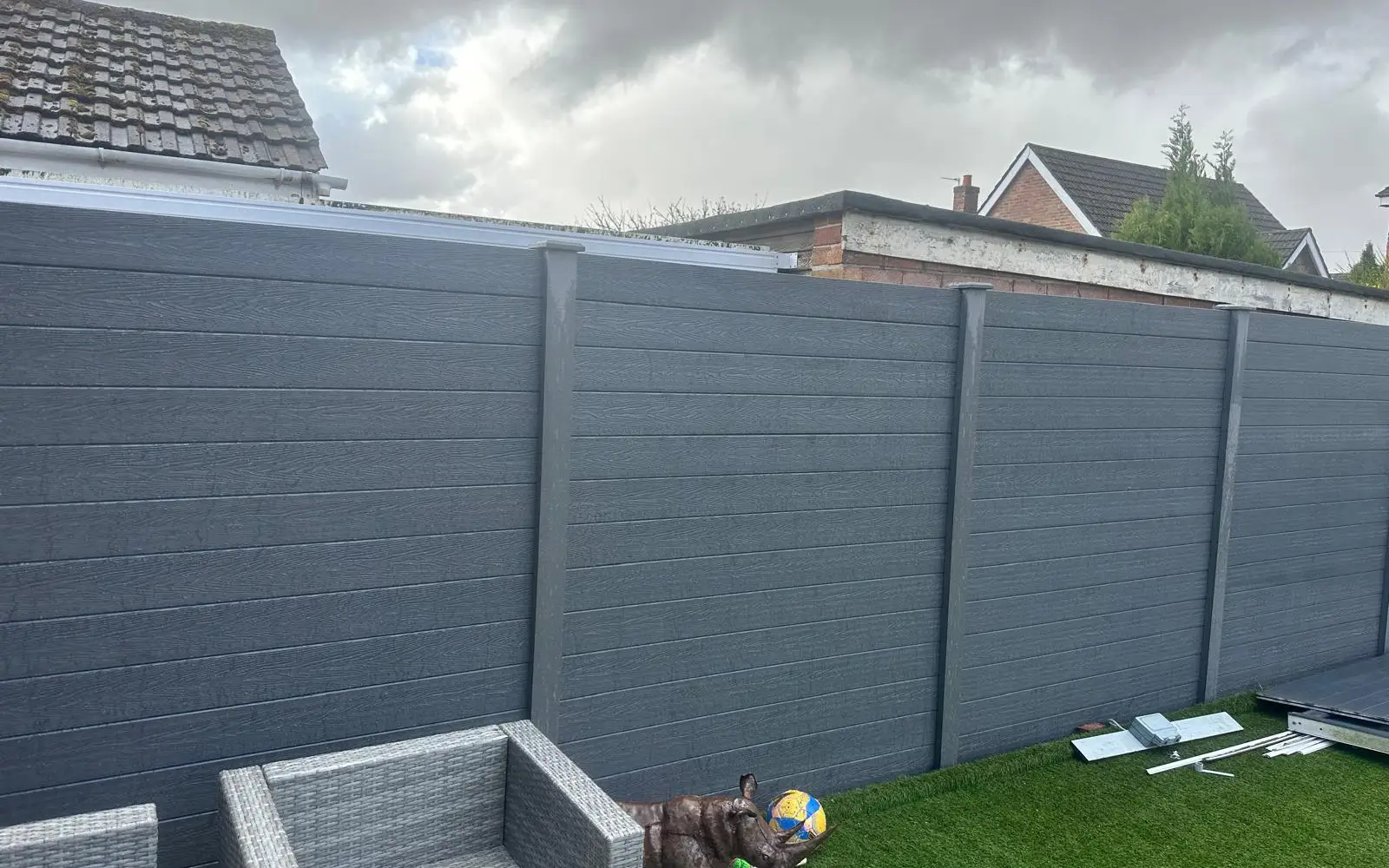 Space Groundworks offer a professional soft and hard landscaping service to all our domestic and commercial customers that can enhance curb appeal and create stunning outdoor environments.