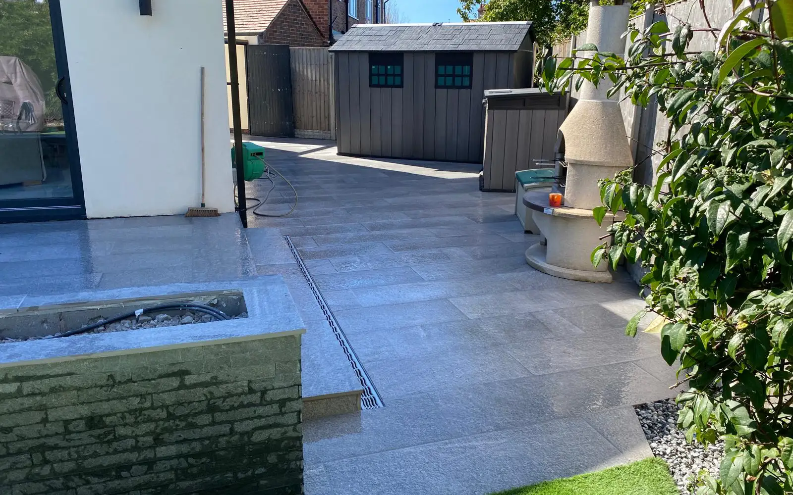 Space Groundworks offer a professional soft and hard landscaping service to all our domestic and commercial customers that can enhance curb appeal and create stunning outdoor environments.
