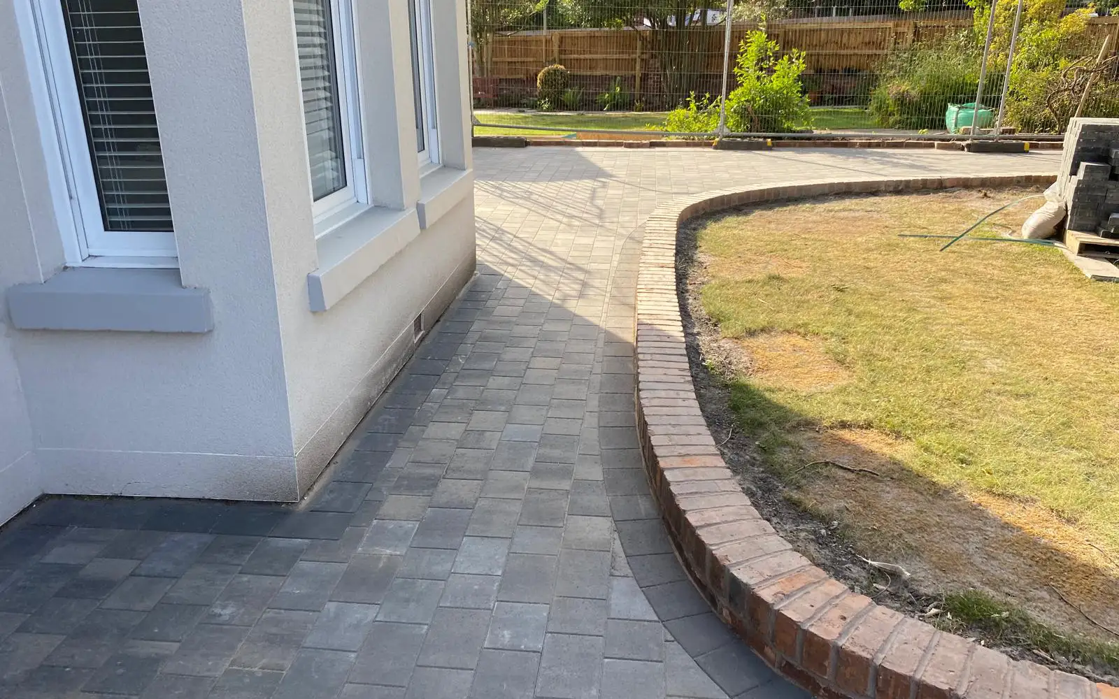Space Groundworks offer a professional soft and hard landscaping service to all our domestic and commercial customers that can enhance curb appeal and create stunning outdoor environments.