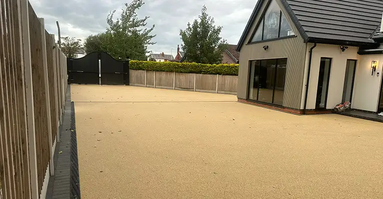 Space Groundworks experienced team of resin installers are able to transform driveways, paths, gardens and commercial spaces.