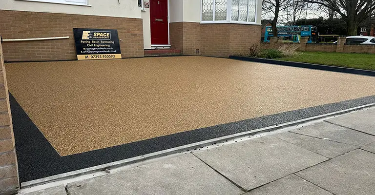 Space Groundworks experienced team of resin installers are able to transform driveways, paths, gardens and commercial spaces.